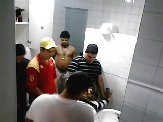 لعنتی در دوربین در طبیعت سکس با زن زیبا